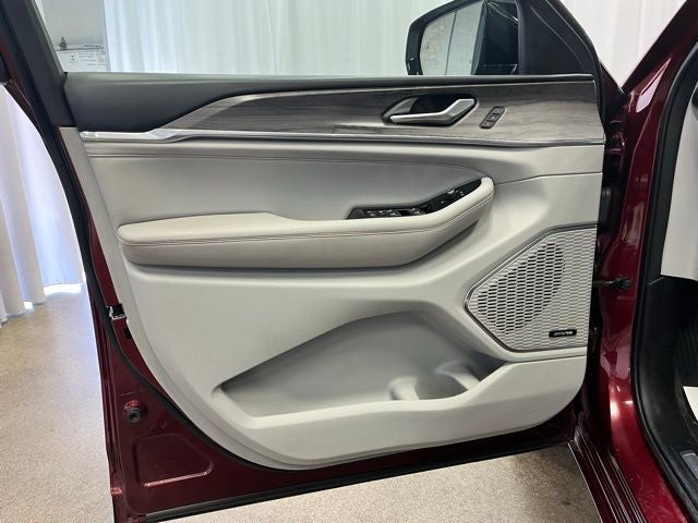 2022 Jeep Grand Cherokee Overland