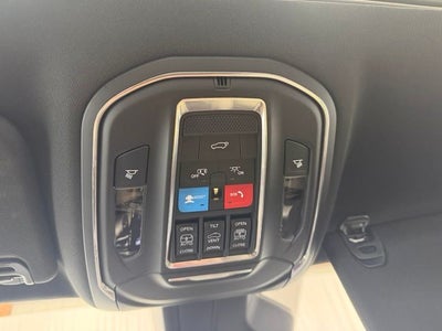 2025 Jeep Wagoneer Base