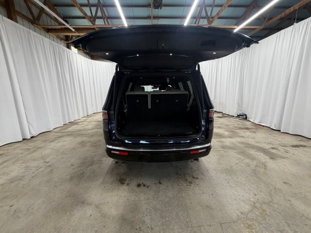 2025 Jeep Wagoneer Base