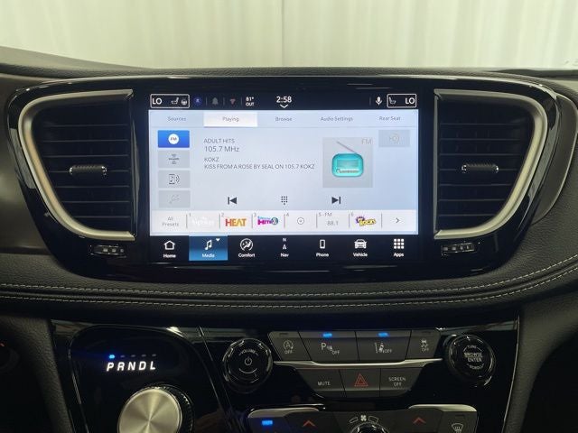 2026 Chrysler Pacifica Select