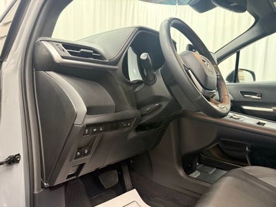 2024 Toyota Sienna XSE 7 Passenger