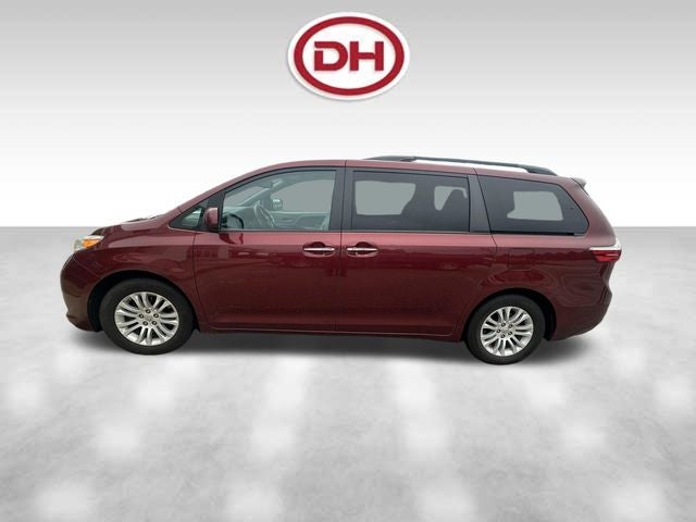 2016 Toyota Sienna XLE 8 Passenger