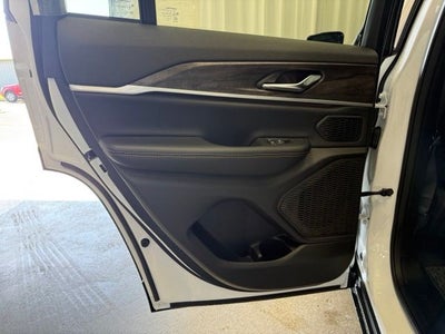 2026 Jeep Grand Cherokee Base