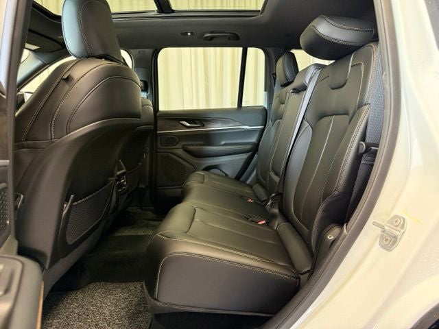 2026 Jeep Grand Cherokee Base