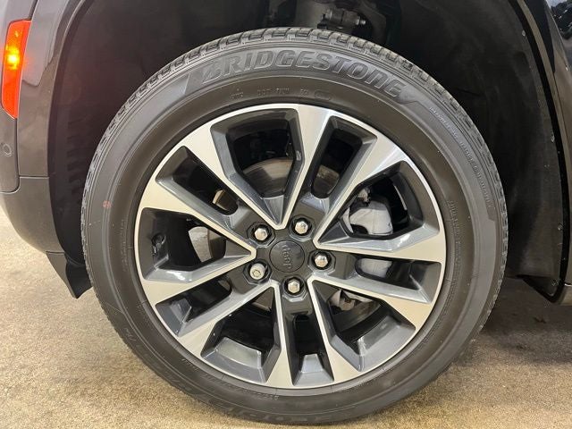 2022 Jeep Grand Cherokee Overland