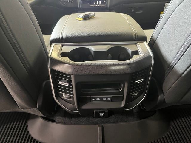 2027 RAM 1500 Big Horn/Lone Star