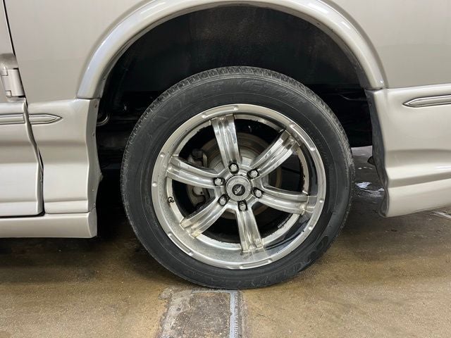 2008 GMC Savana G1500 Explorer 7 Passenger Conversion Van