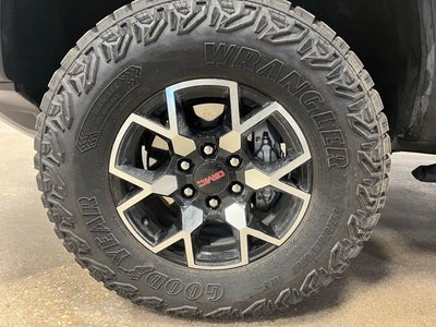 2025 GMC Canyon AT4