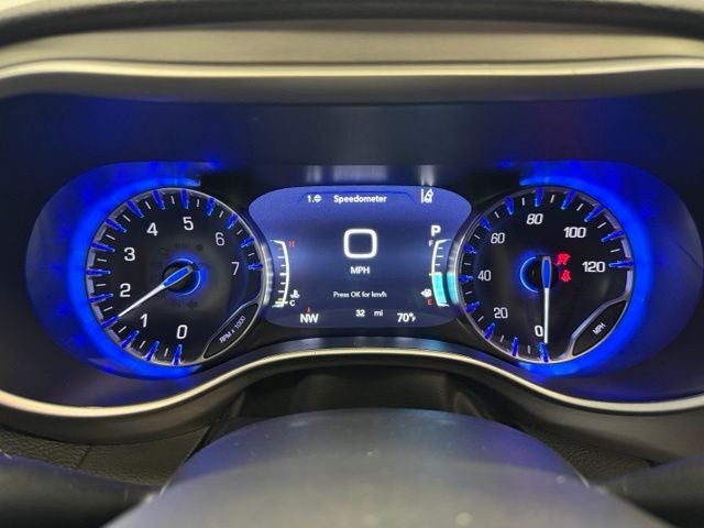 2027 Chrysler Pacifica Select