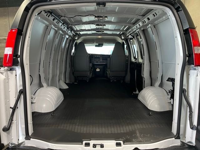 2026 Chevrolet Express Cargo 1WT