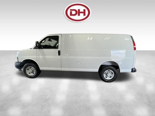 2026 Chevrolet Express Cargo 1WT